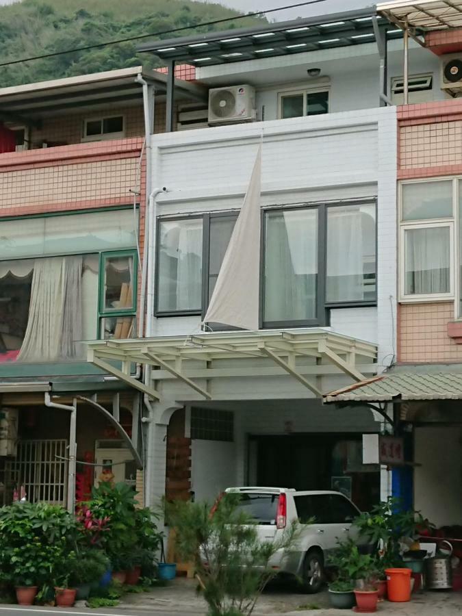 Wind Wave Ocean Homestay Toucheng Exterior photo